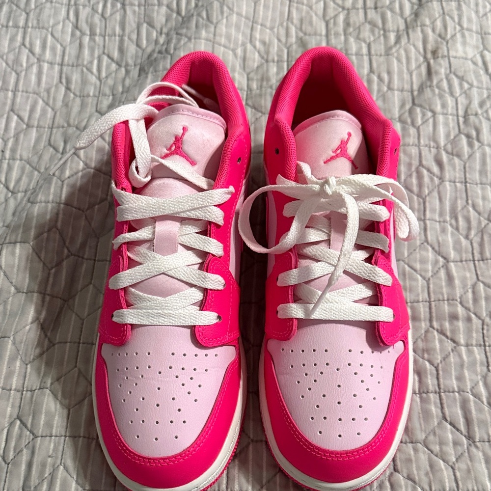 Jordan Women's Low-Top Sneakers in Hot Pink and Light Pink - Picture 5 of 7